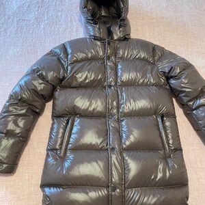 Aritzia Super Puff Mid - Hi-Gloss Size XS